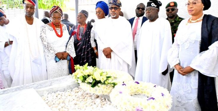 Tinubu, Abiodun pay tributes to Awujale at Fidau prayer
